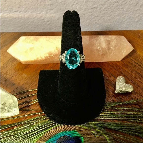🌹NWT Simulated blue topaz & sterling silver ring
